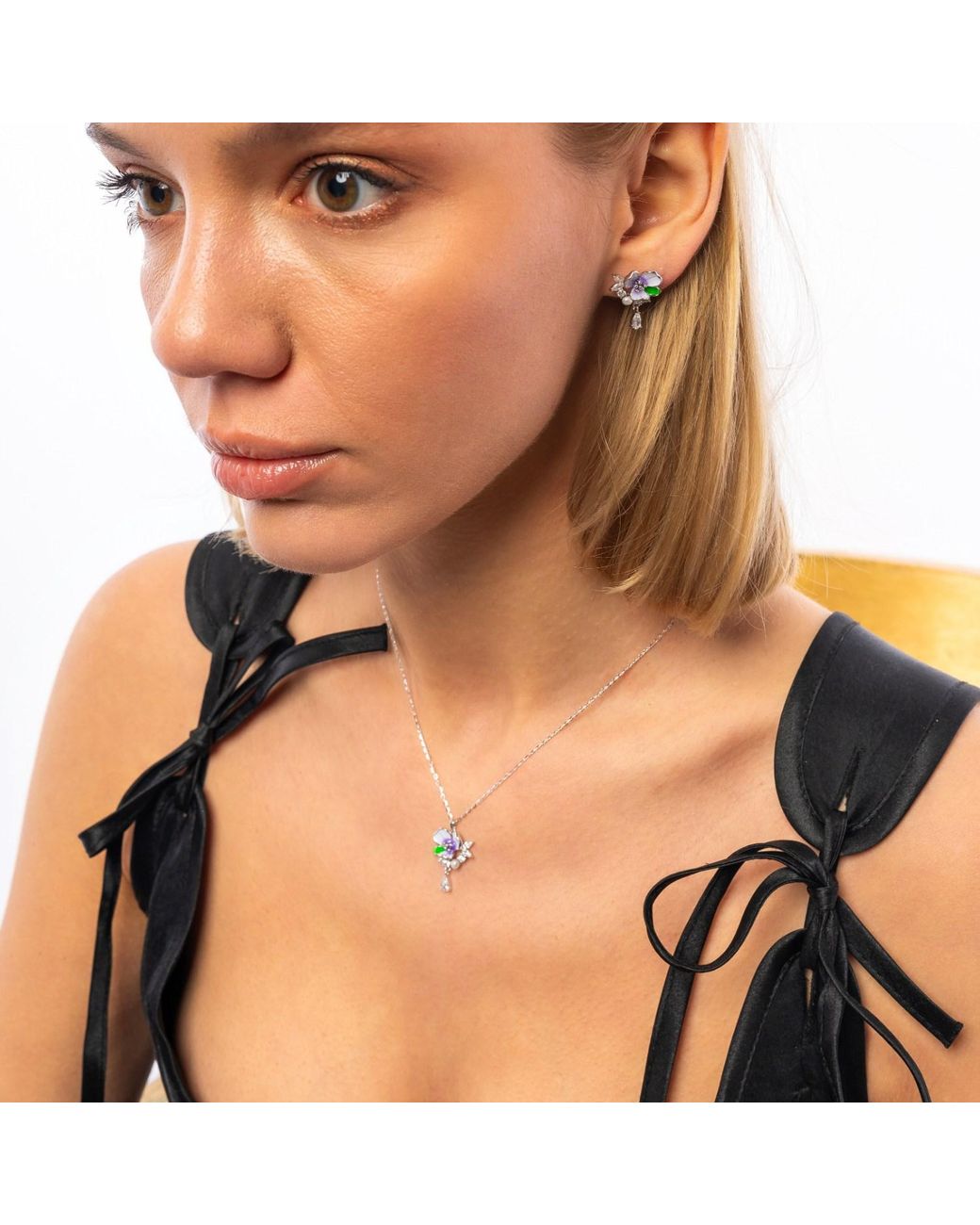 Spero London White Pansy Floral Earring