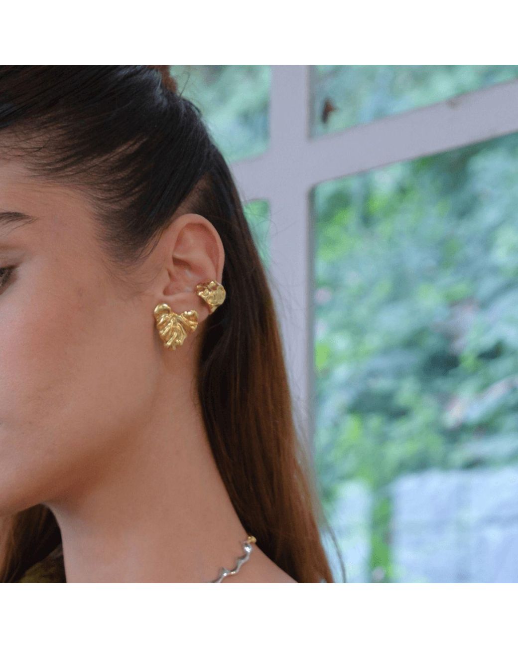 LINYA JEWELLERY Metallic Vory Amorphous Heart Earring