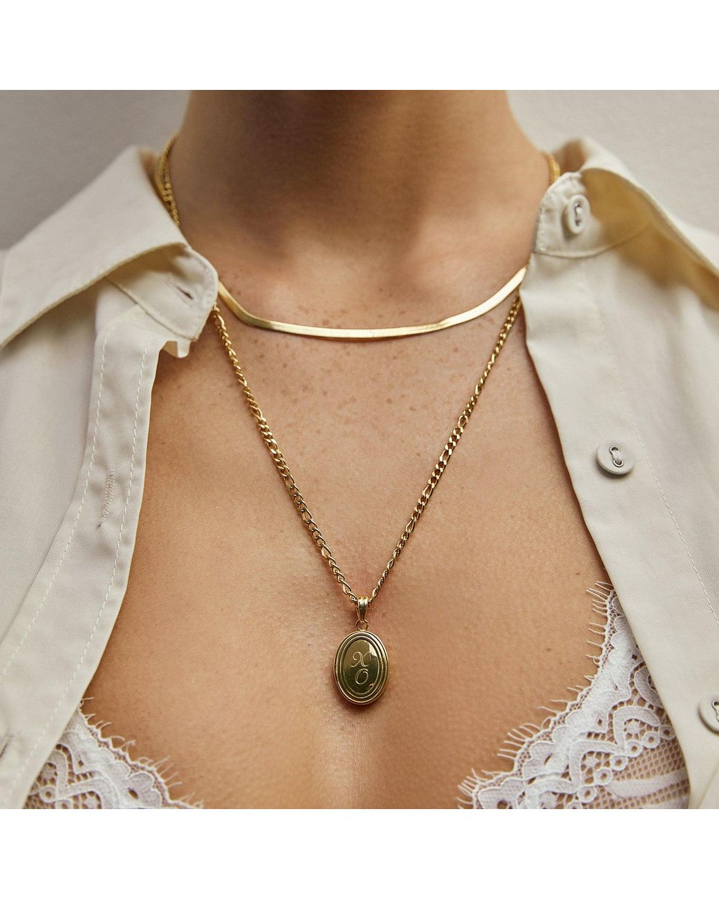 ARMS OF EVE Metallic Classic Locket Necklace