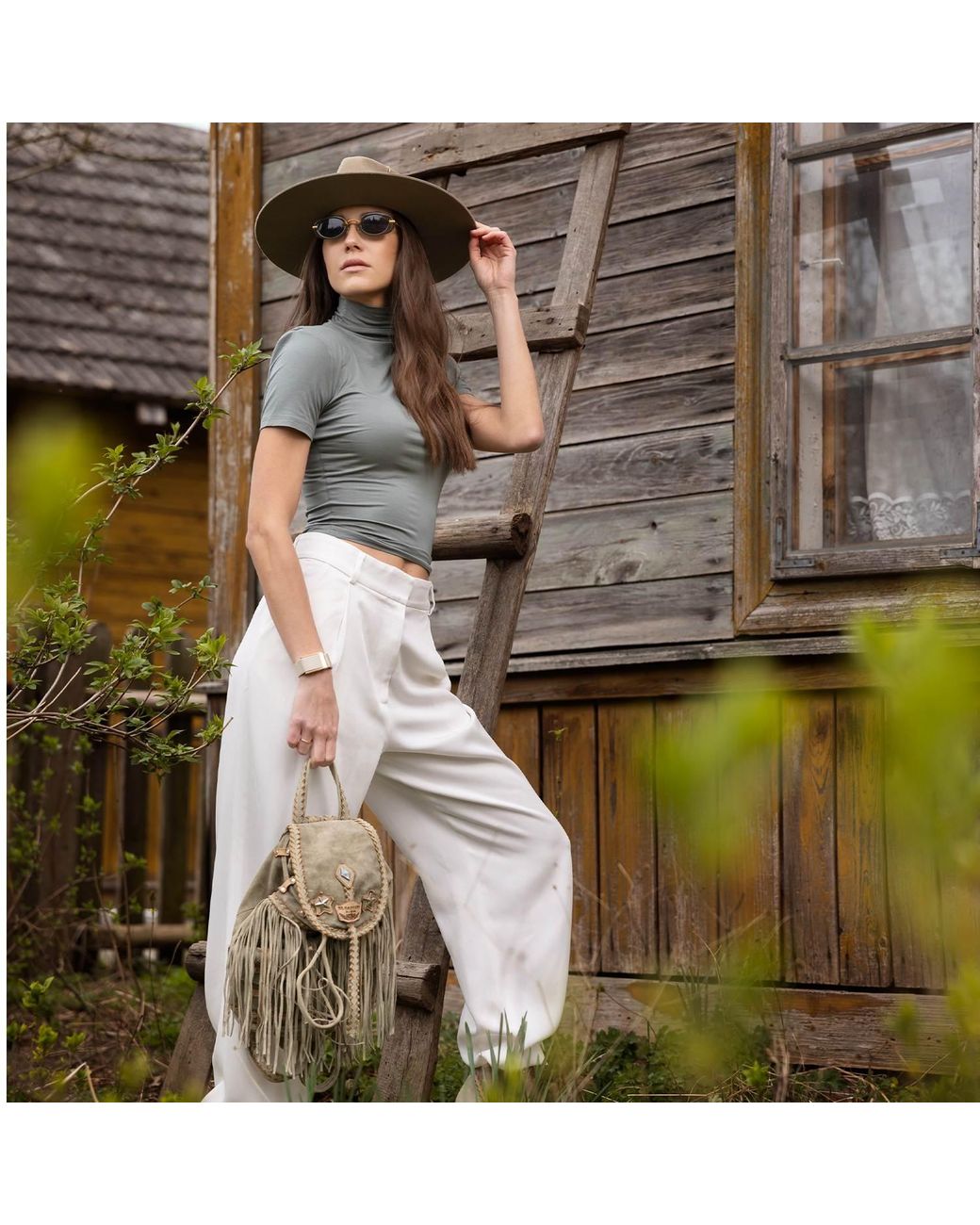 Mandragora Gray Turtleneck Ablo Khaki