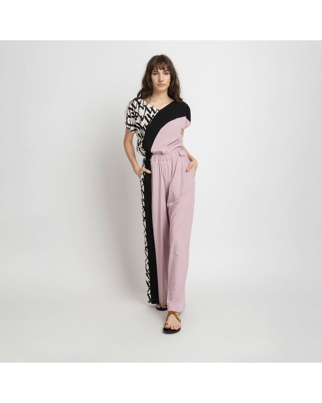 ARTISTA Purple Blend Rose V-Neck Top