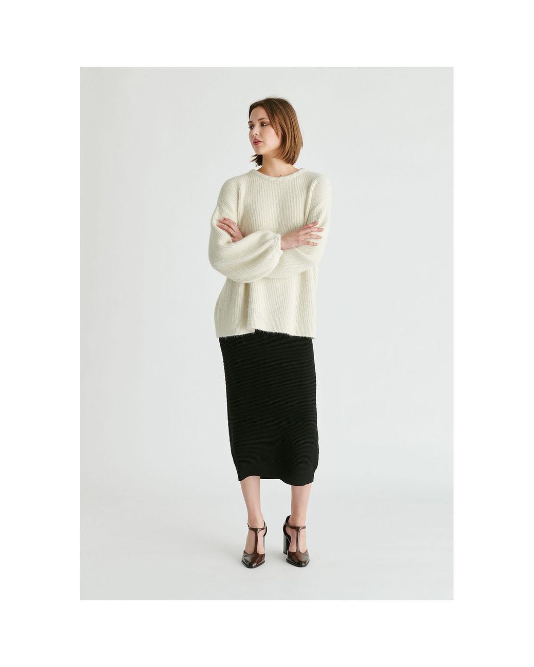 Paisie Black Ribbed Midi Skirt