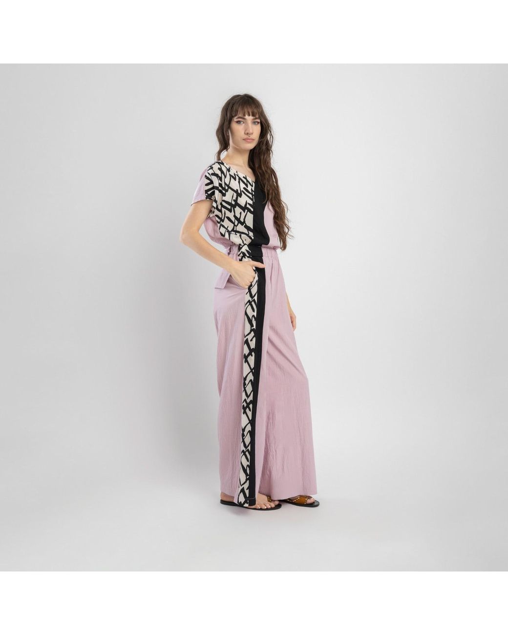 ARTISTA Purple Blend Rose V-Neck Top