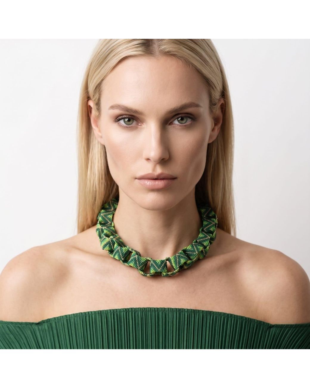 Iliana Arrazola Green Bold Chunky Link Necklace, Glass Beads, Beaded Jewelry