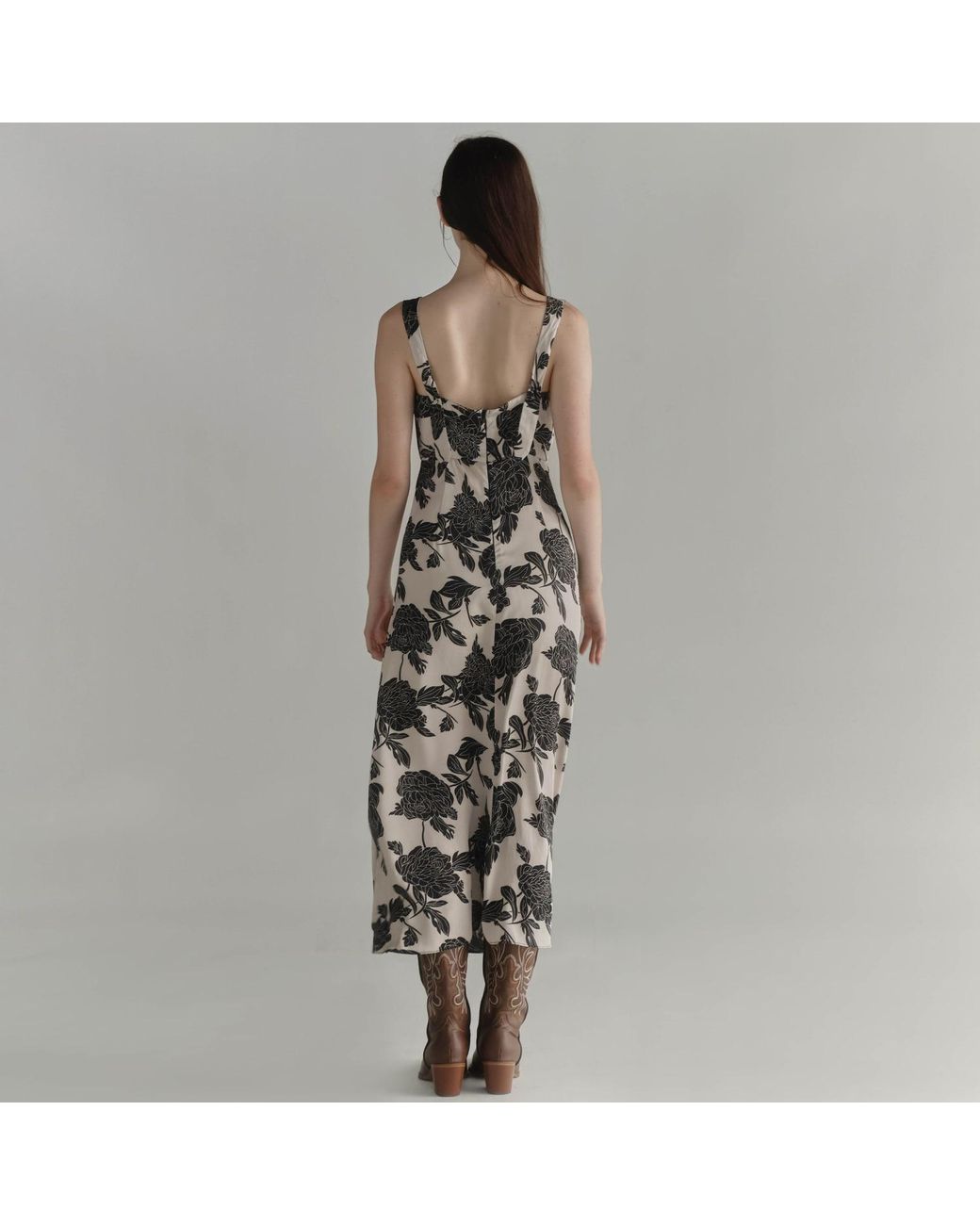 Belsize25 Black Sicily Day & Night – Floral V-Neck Satin Midi Dress With Flowers