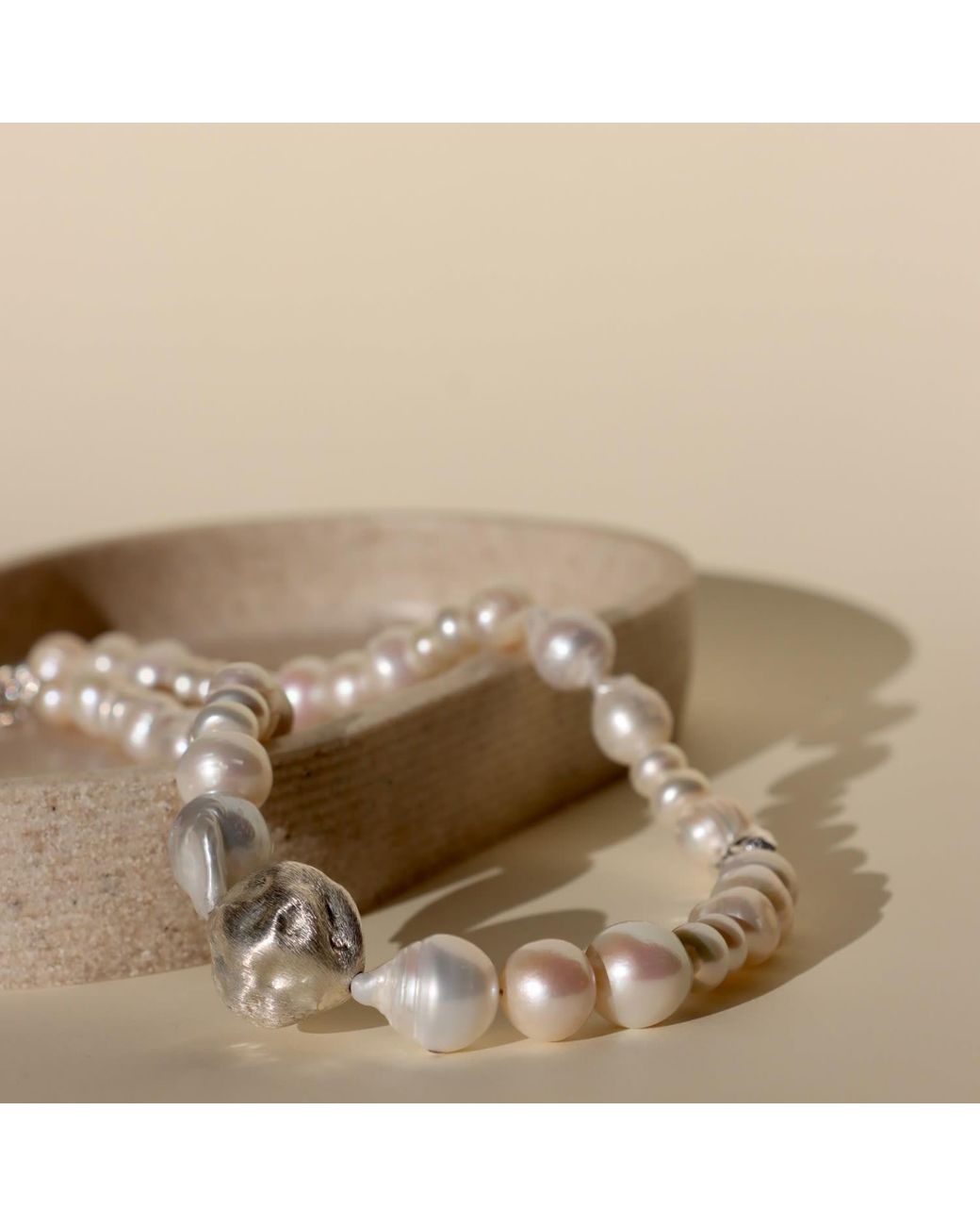 Larsuu Metallic Pearl Necklace