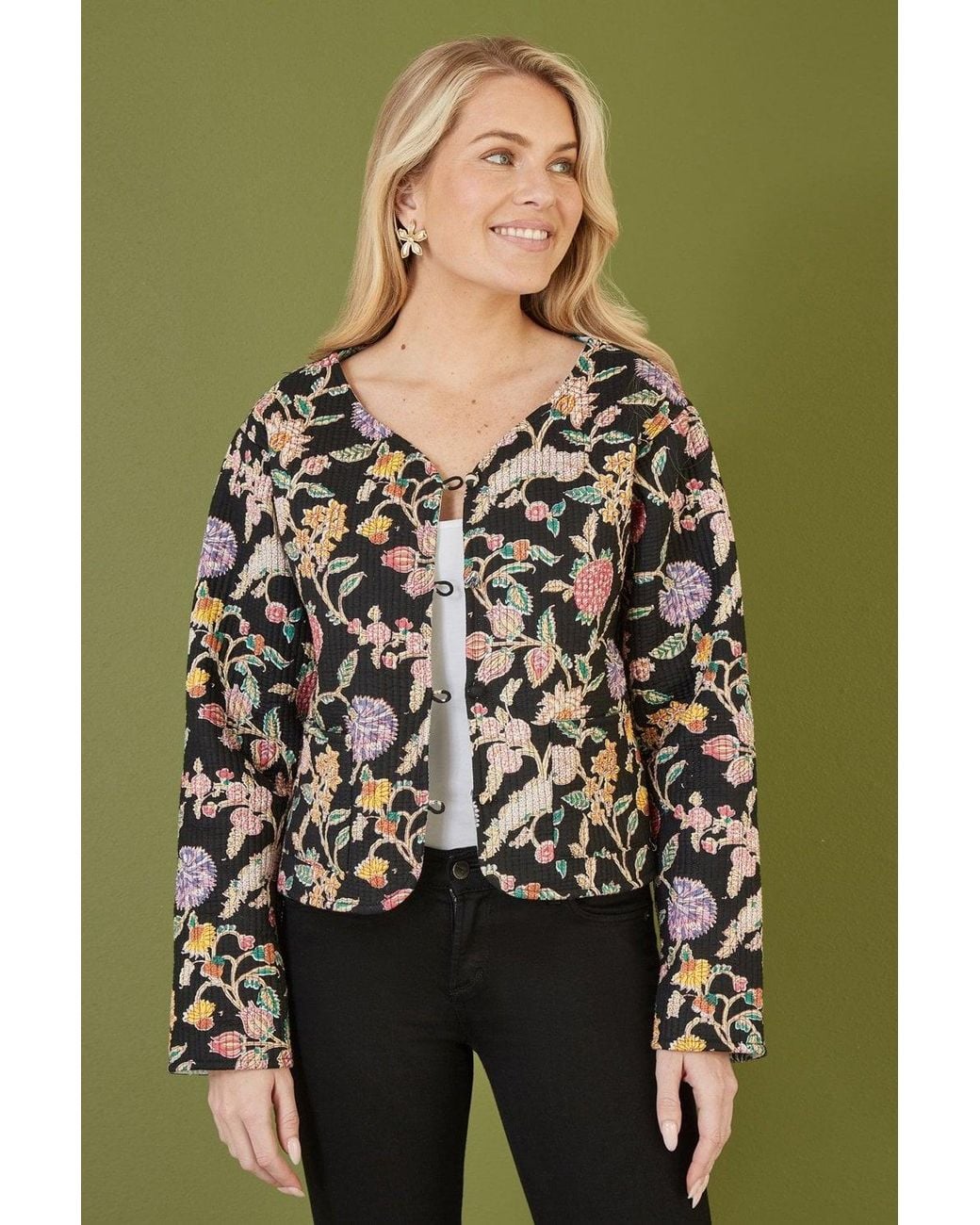 Yumi' Black Floral Print Reversible Cotton Cropped Quilted Jacket