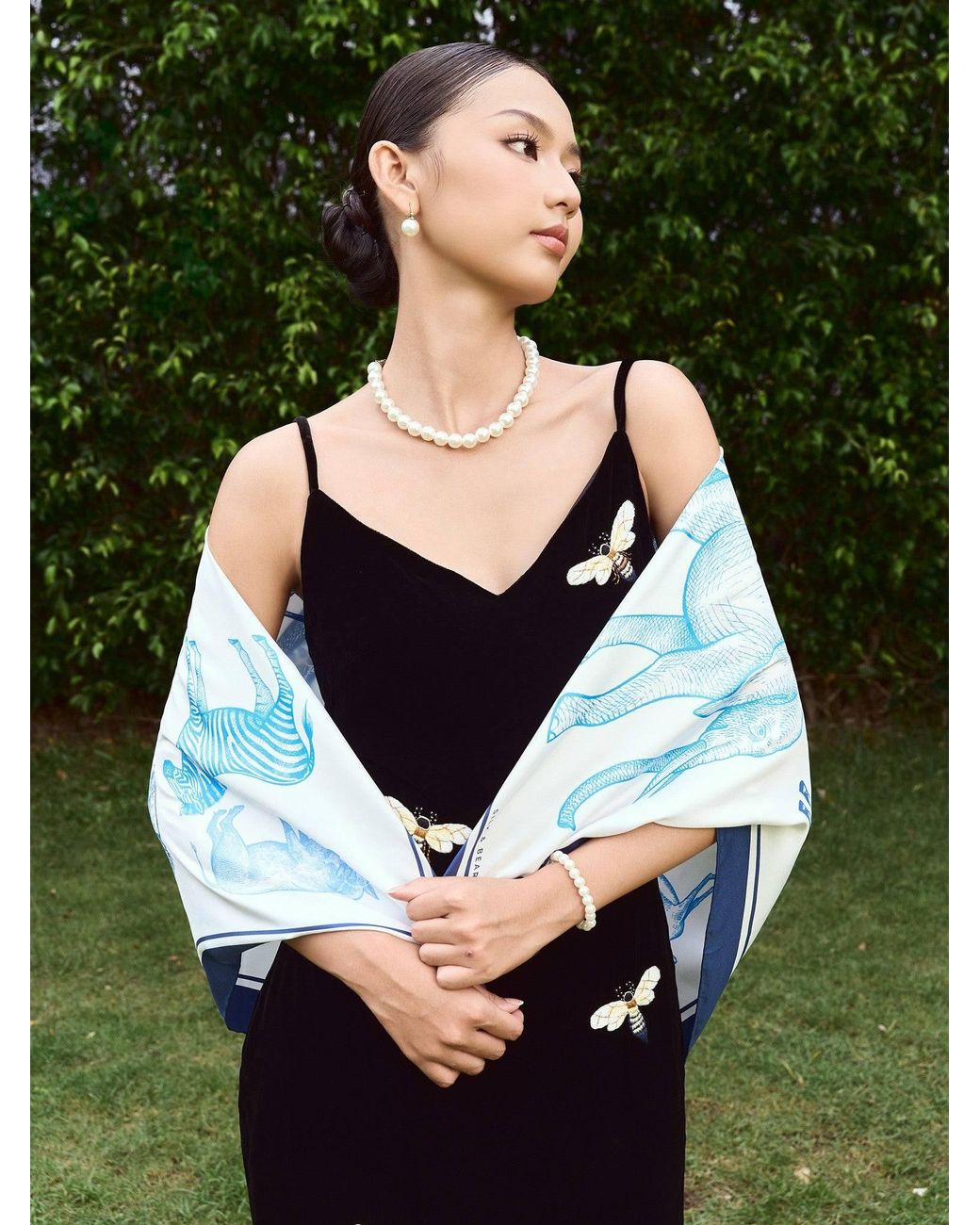 Silk and Bears Blue The Naturalist's Sketchbook Animal Print Silk Twill Scarf – Cornflower & Ivory