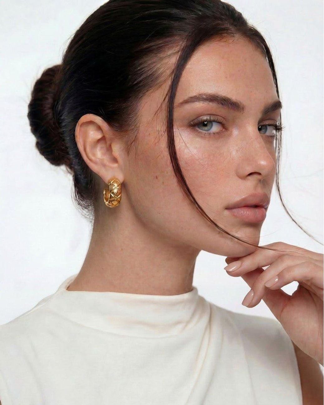 Elk & Bloom Metallic Chunky 14K Engraved Huggie Hoops