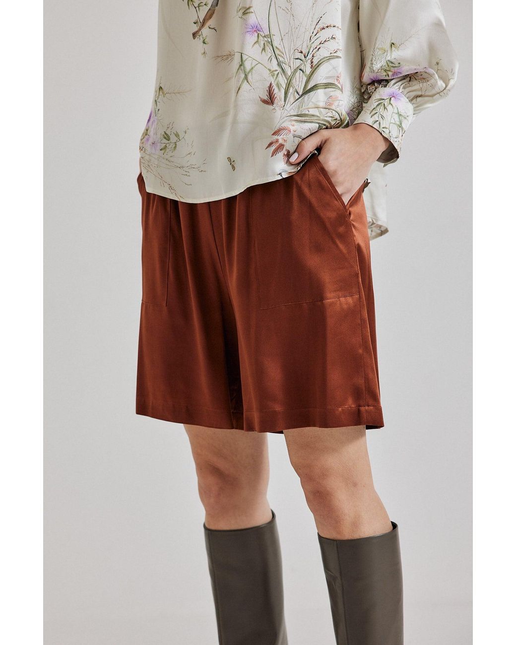 Lindsay Nicholas New York Brown Freya Short