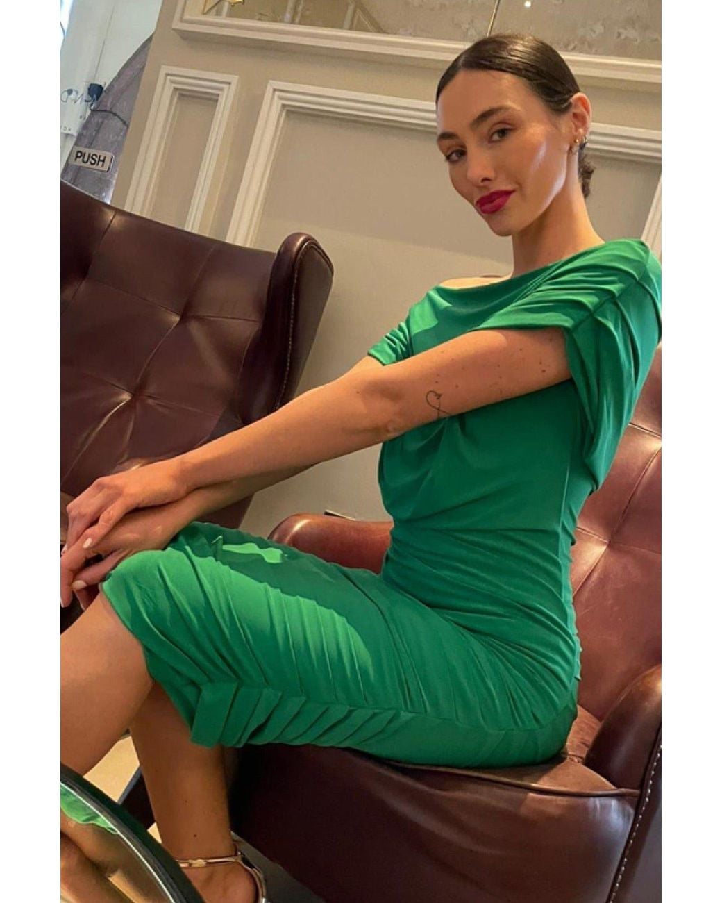 Atom Label Green Oxygen Dress