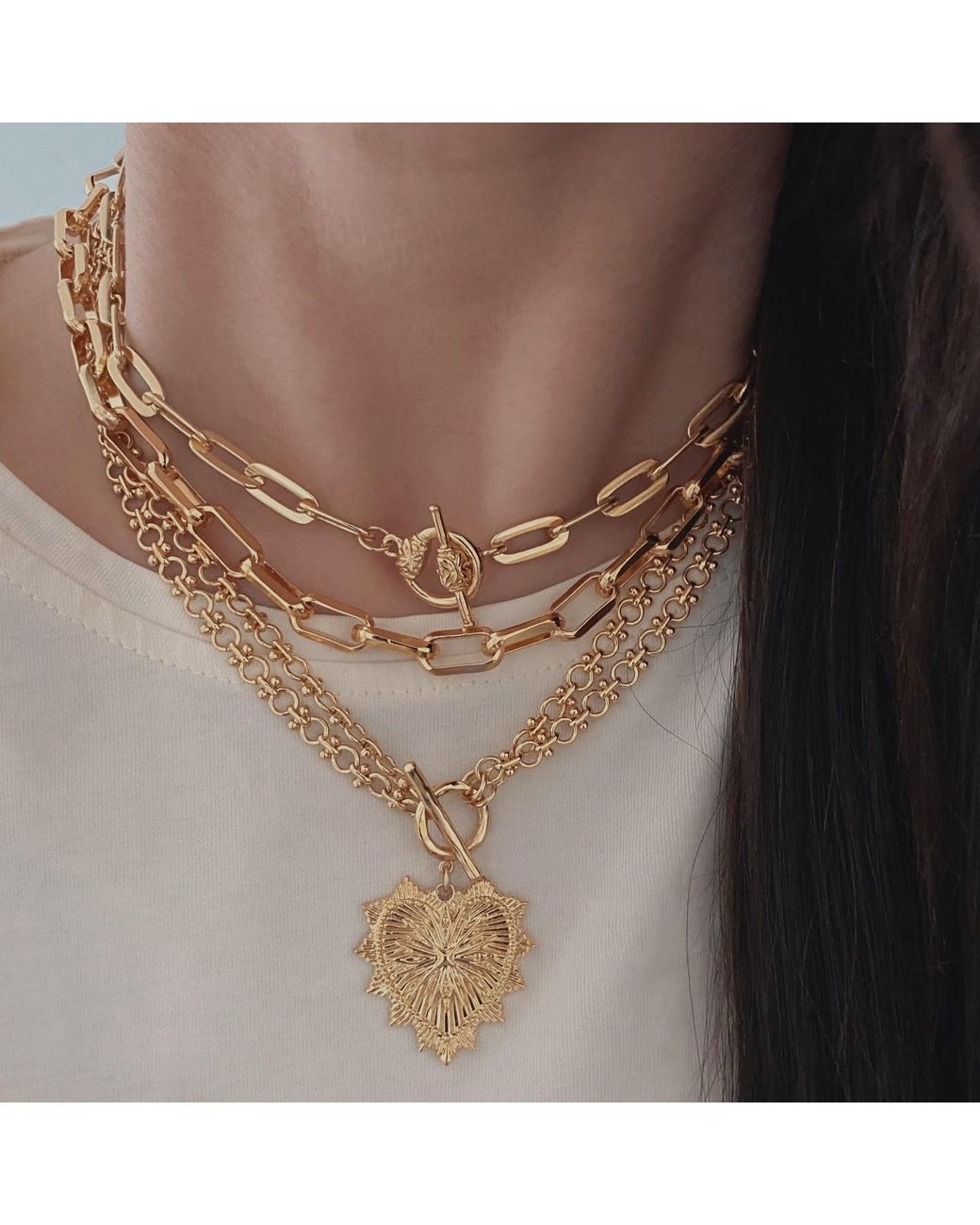 IN CAUDA VENENUM Metallic Monarchia Necklace