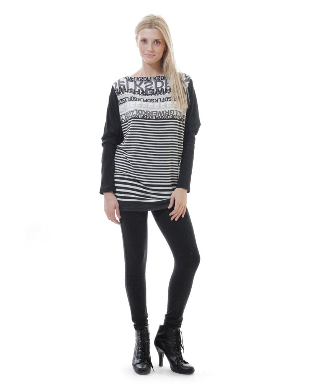 Conquista Black Stripe Pattern Long Sleeve Top