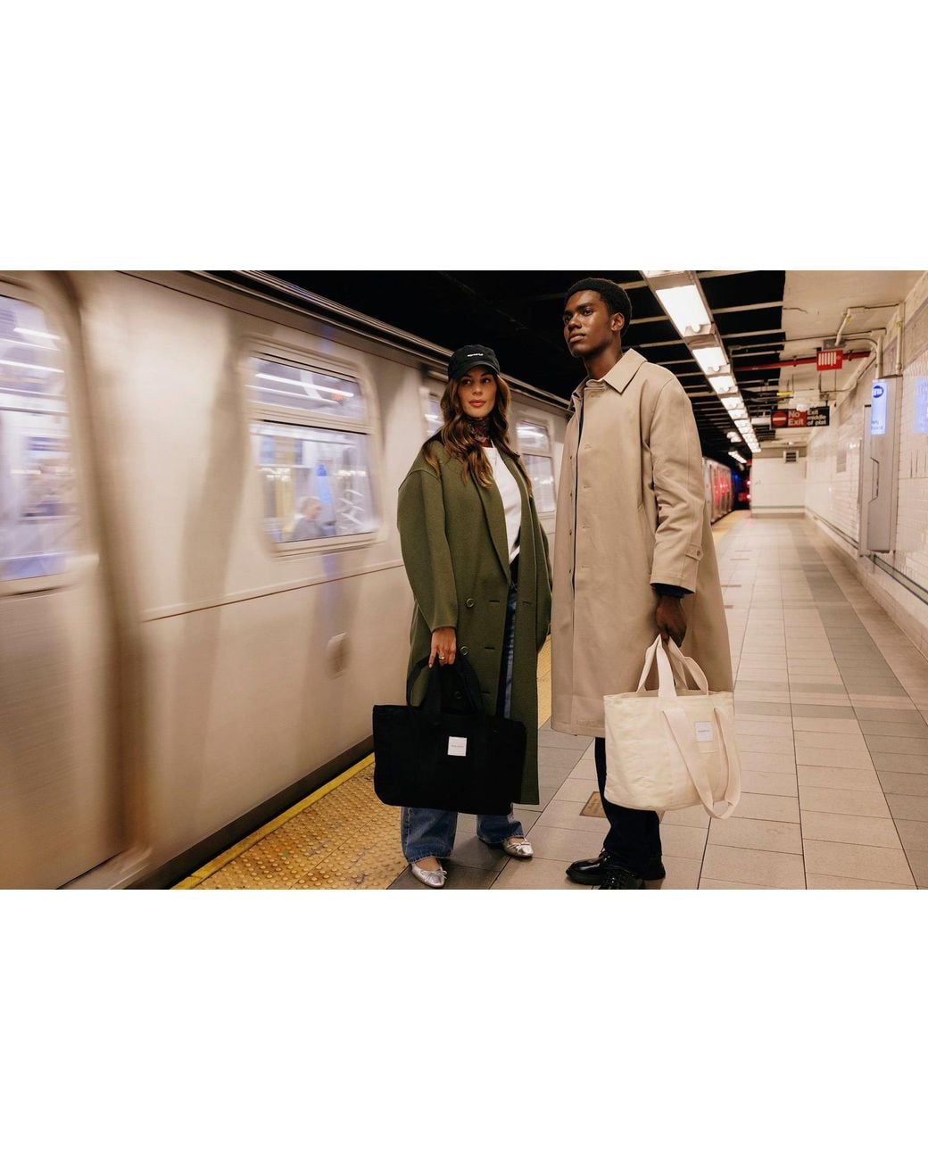 augustnoa Black The Everyday Tote