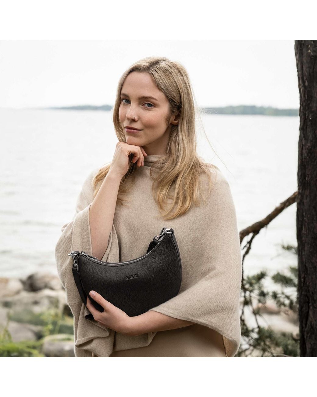 Aarni Black Luna Bag