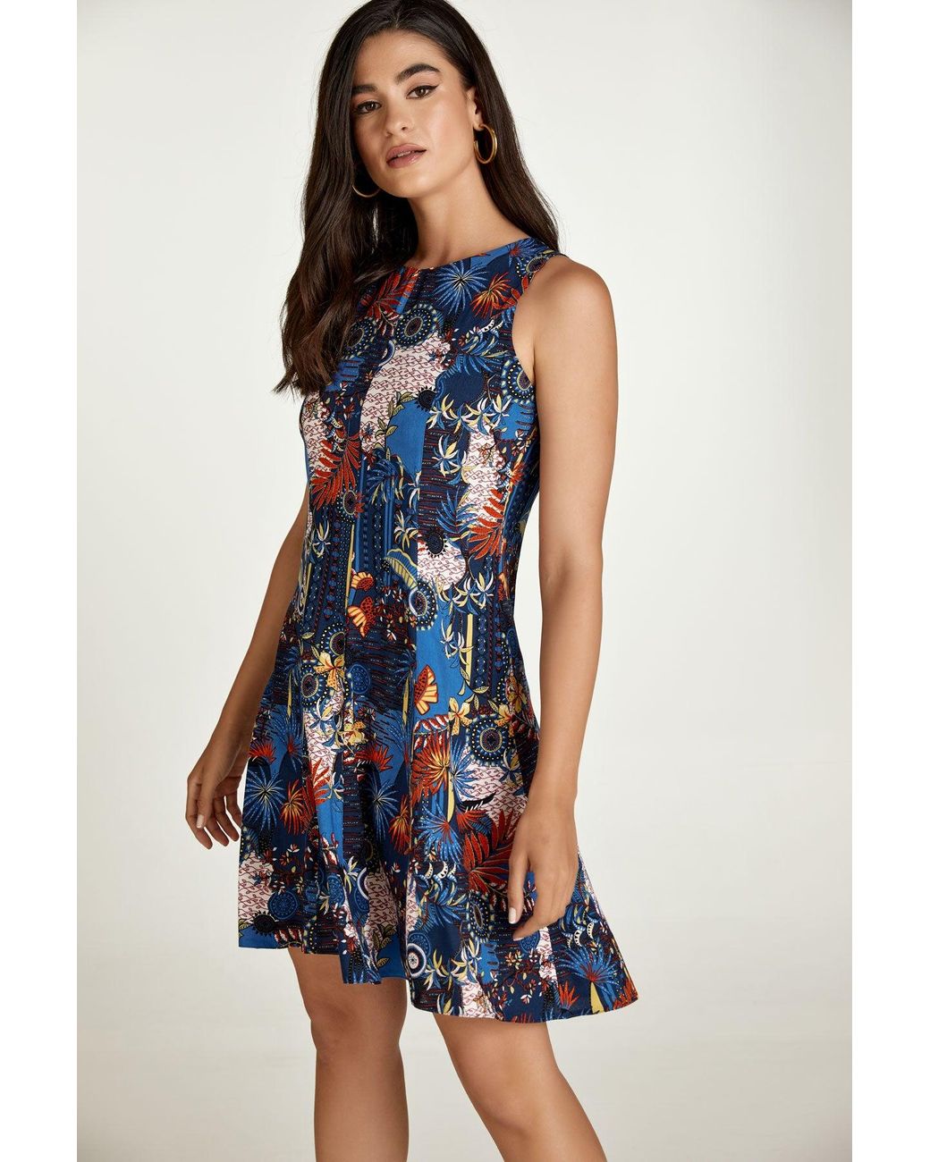 Conquista Blue Flora Print Cloche Dress