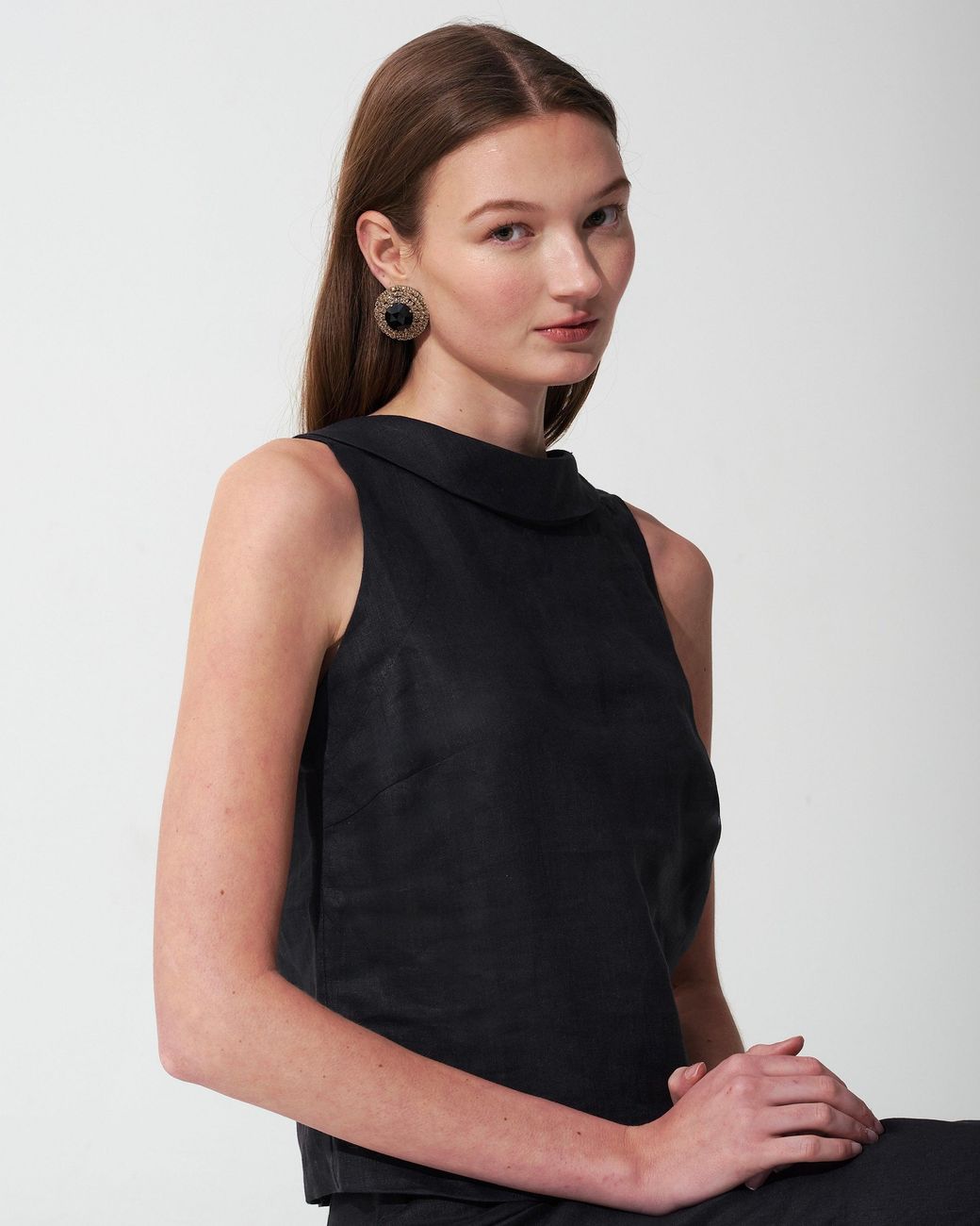 MARICEL Black Gianna Low-Cut-Back Linen Top