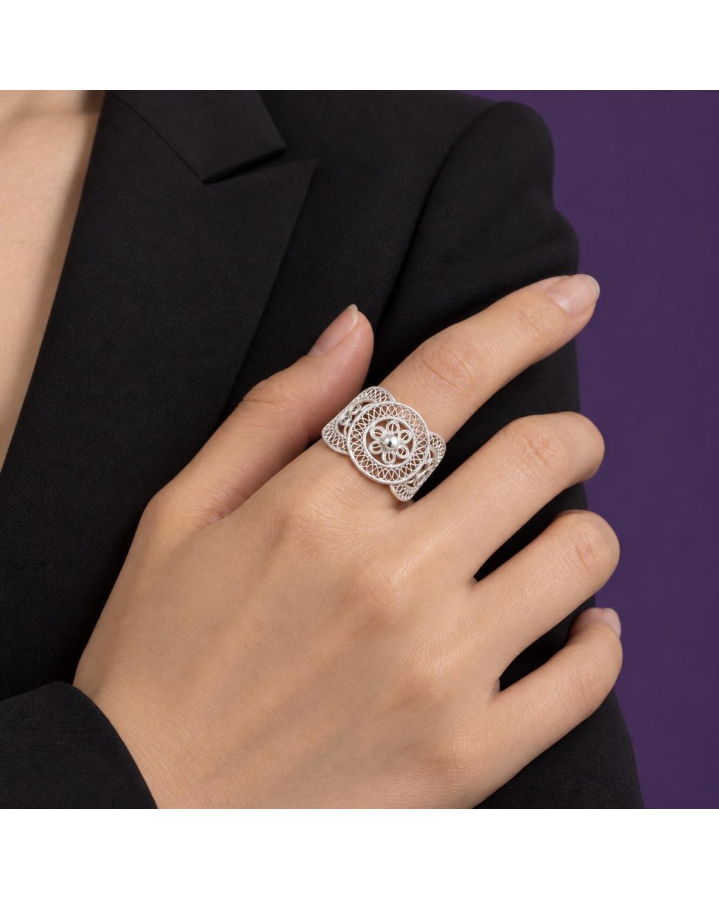 Yieon White Tymbal A Fine Filigree Ring