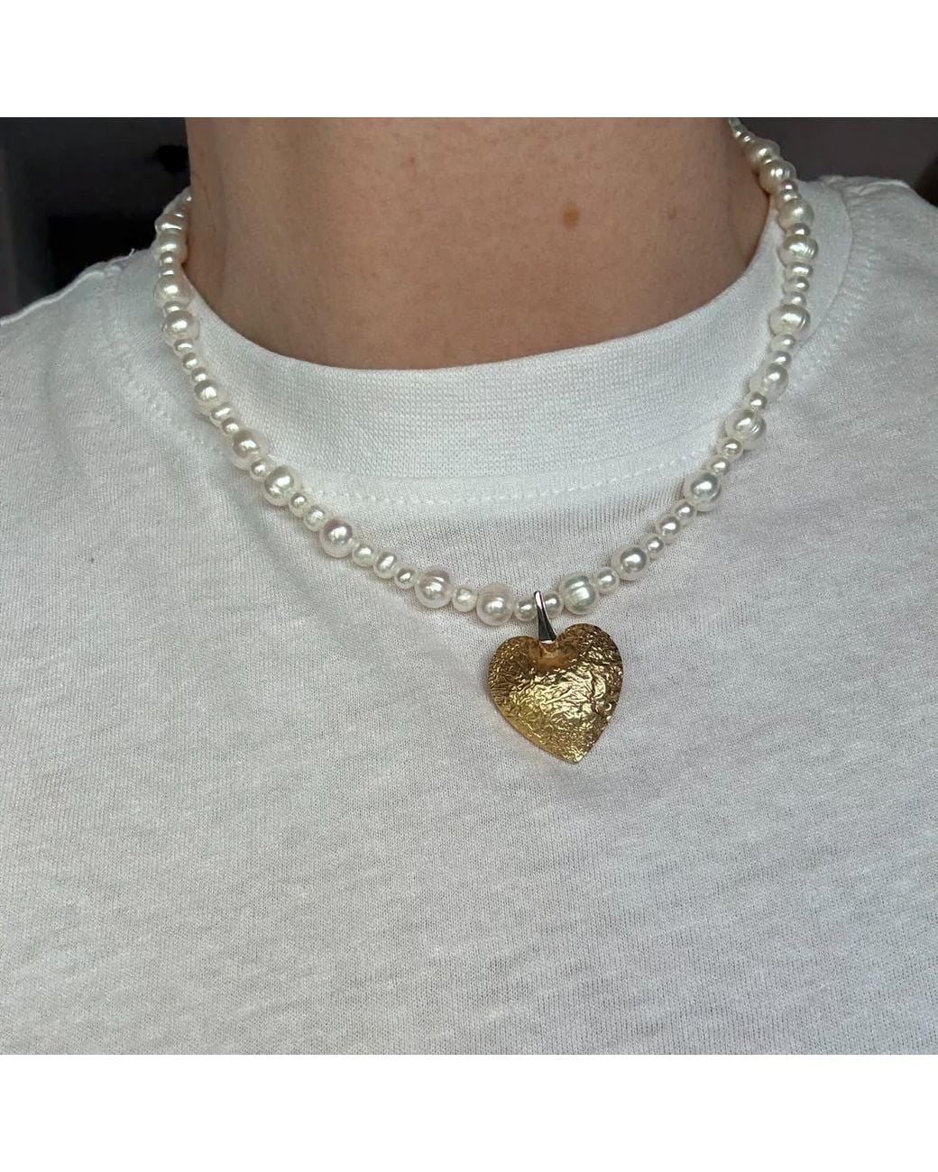 Larsuu Metallic Heart Line Necklace