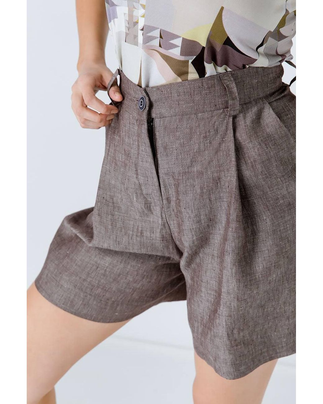 Conquista Brown Shorts