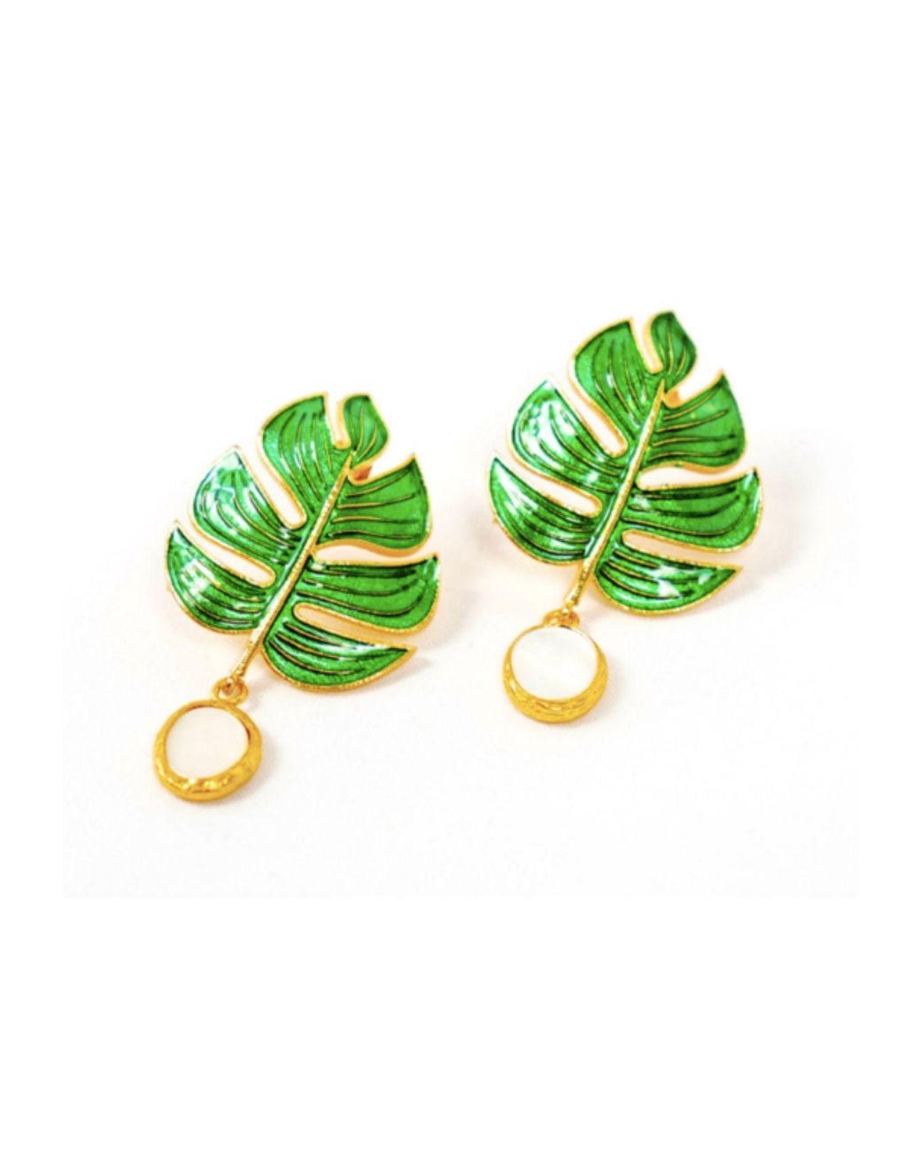 Les Reines Green Camelbase With Pearl