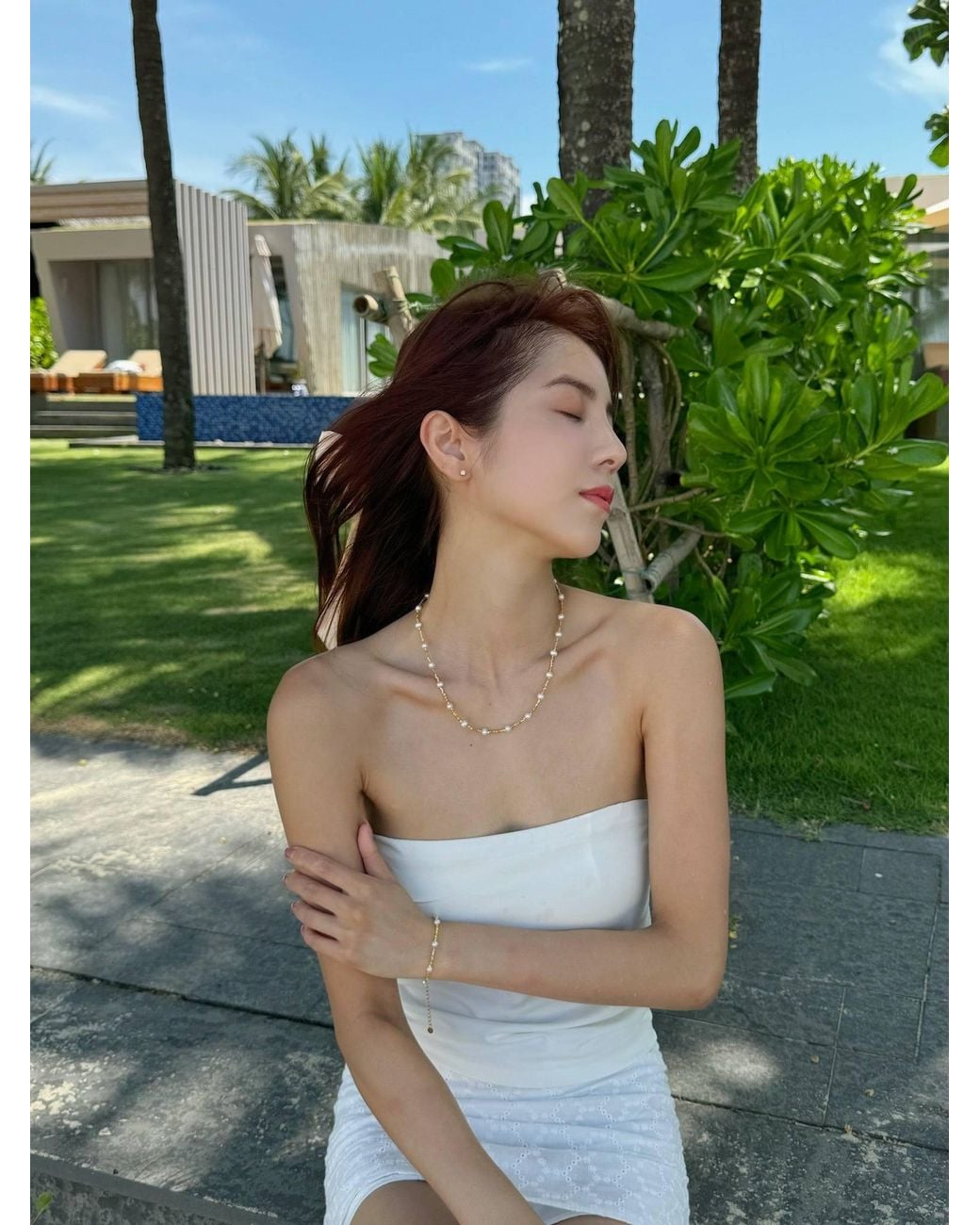 Freqnc Atelier Metallic Cassie Natural Freshwater Pearl Necklace