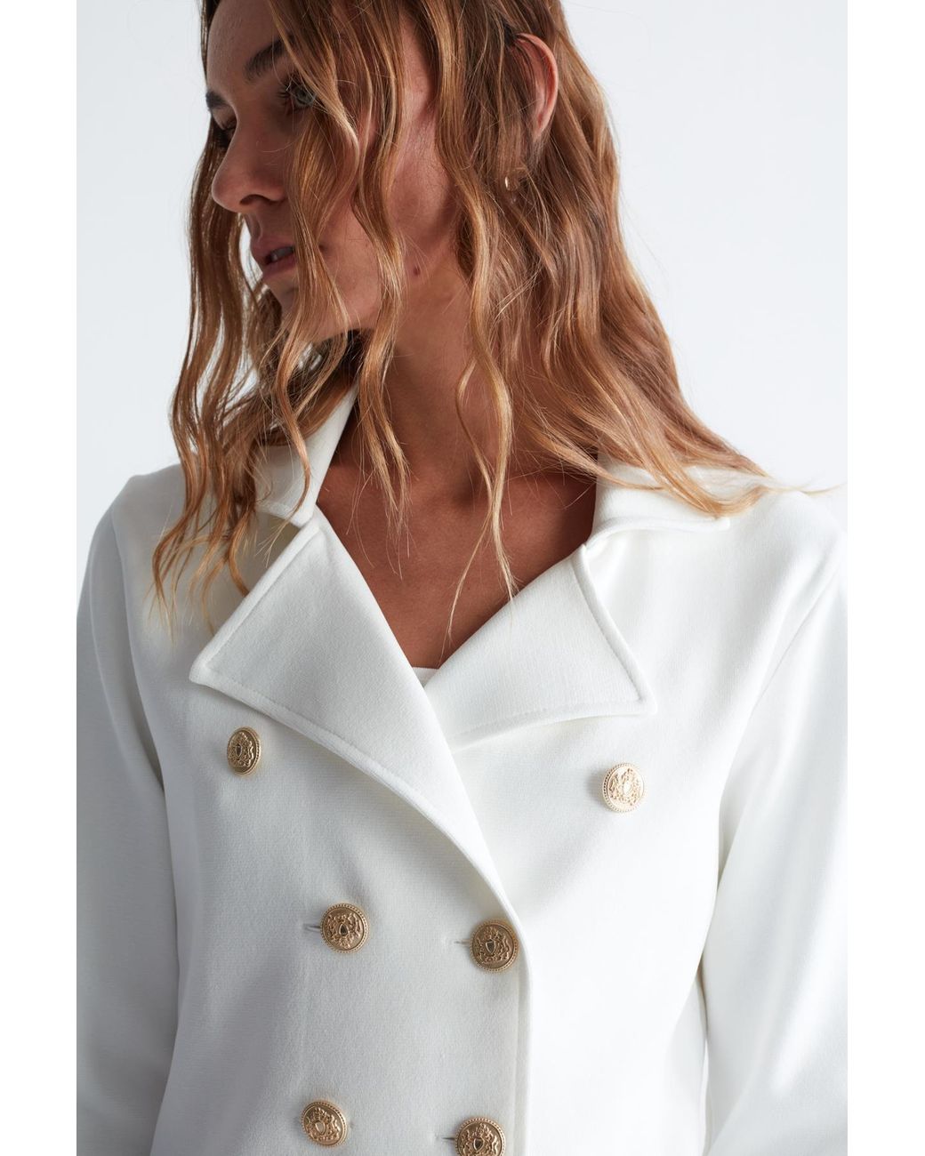 Peraluna White Katherine Standard Cut Knit Blazer