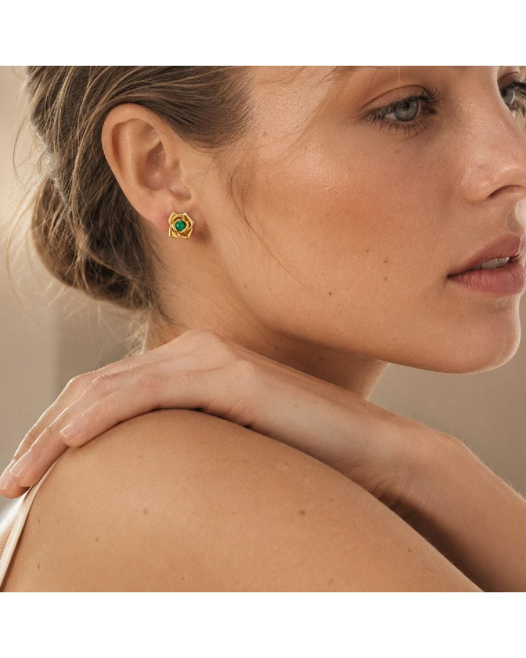 Unaloe Metallic Emerald Floral Lobe Earrings Plated – Luxury Statement Jewelry For