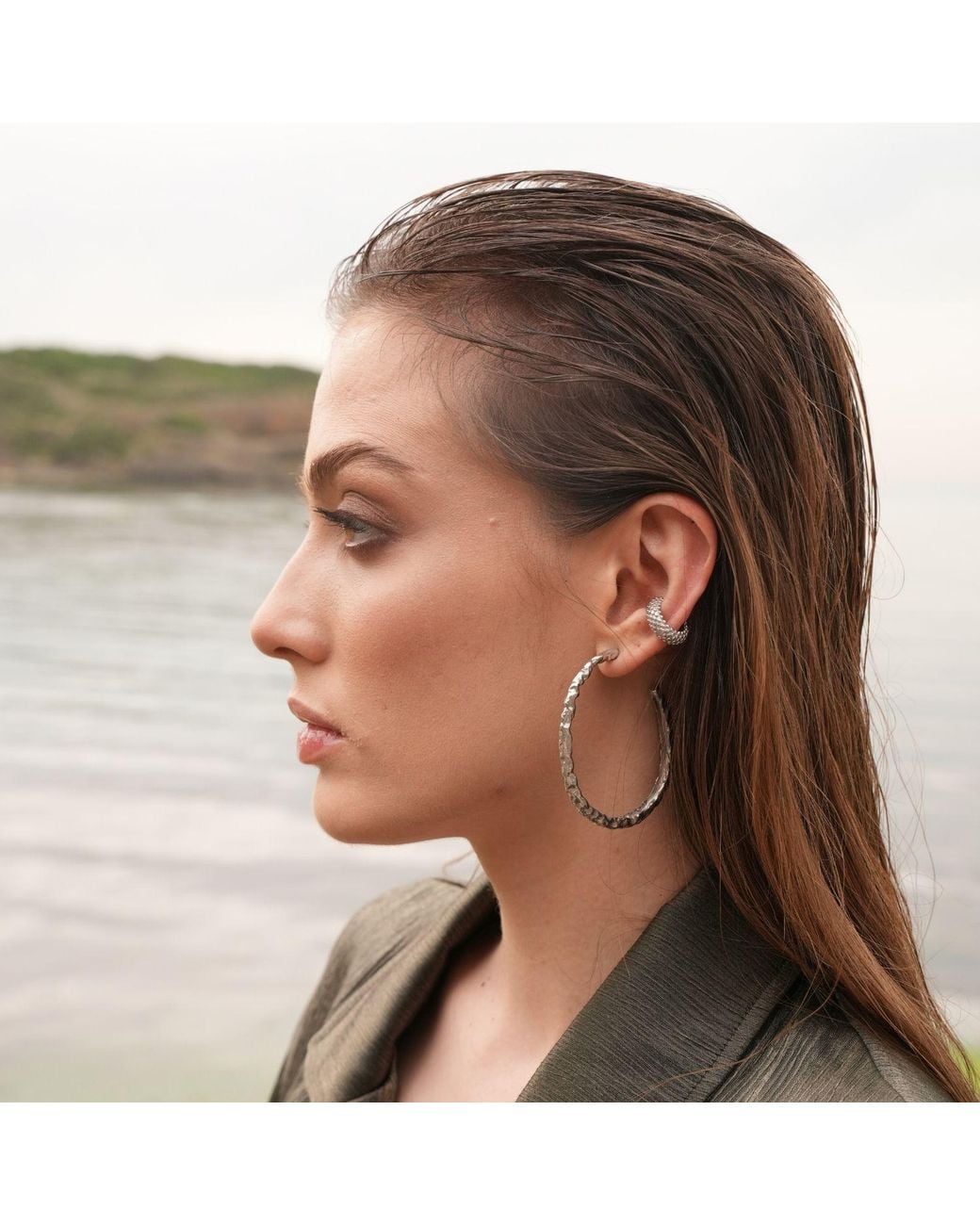 LINYA JEWELLERY Metallic Janet Cartilage Ear Cuff