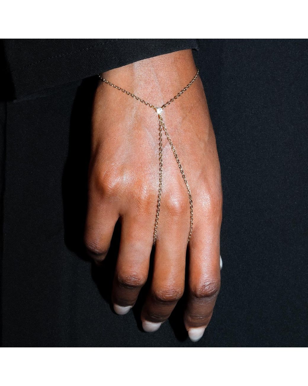 Studio Baloge Metallic Quiet Line Hand Chain