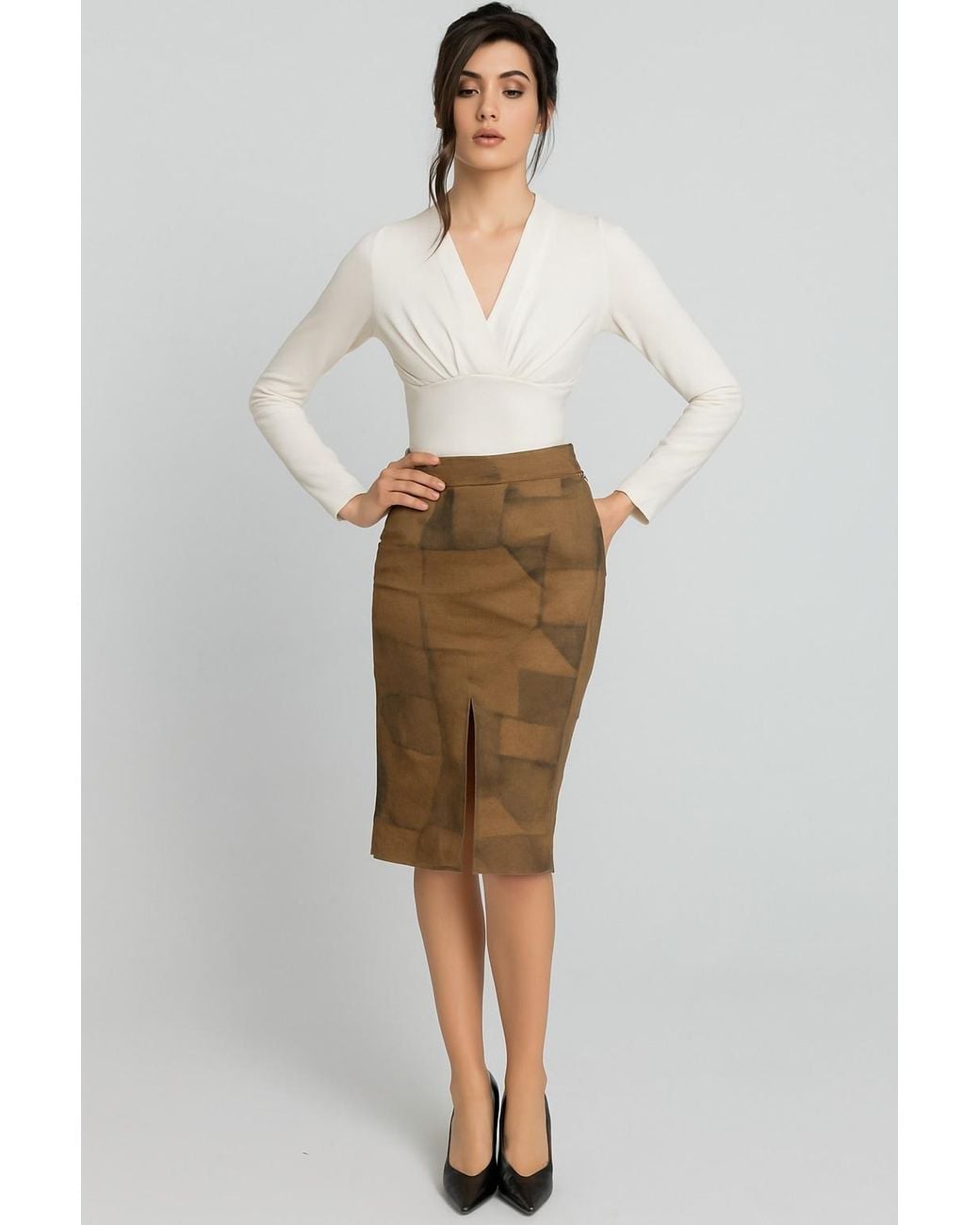 Conquista White Neutrals Elegant Ecru V-Neck Long Sleeve Jersey Top