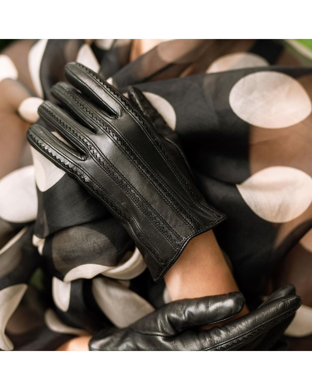 1861 Glove Manufactory Black Pavia