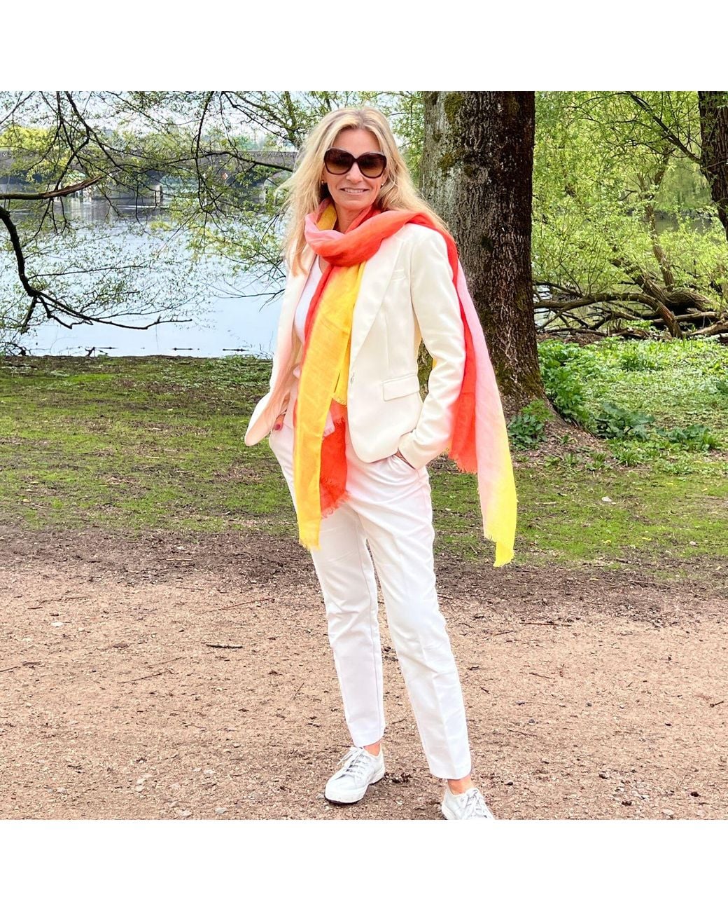 Heritagemoda Red Handmade Ombré Tie-Dye Linen Scarf – And