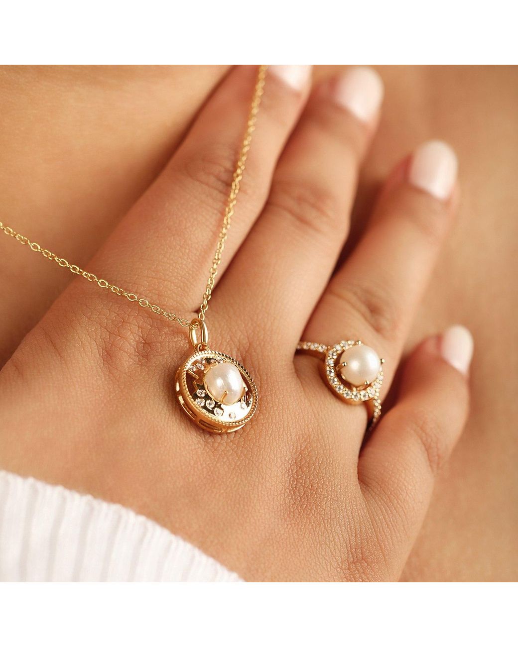 The Jewelz Metallic Pearl Pendant