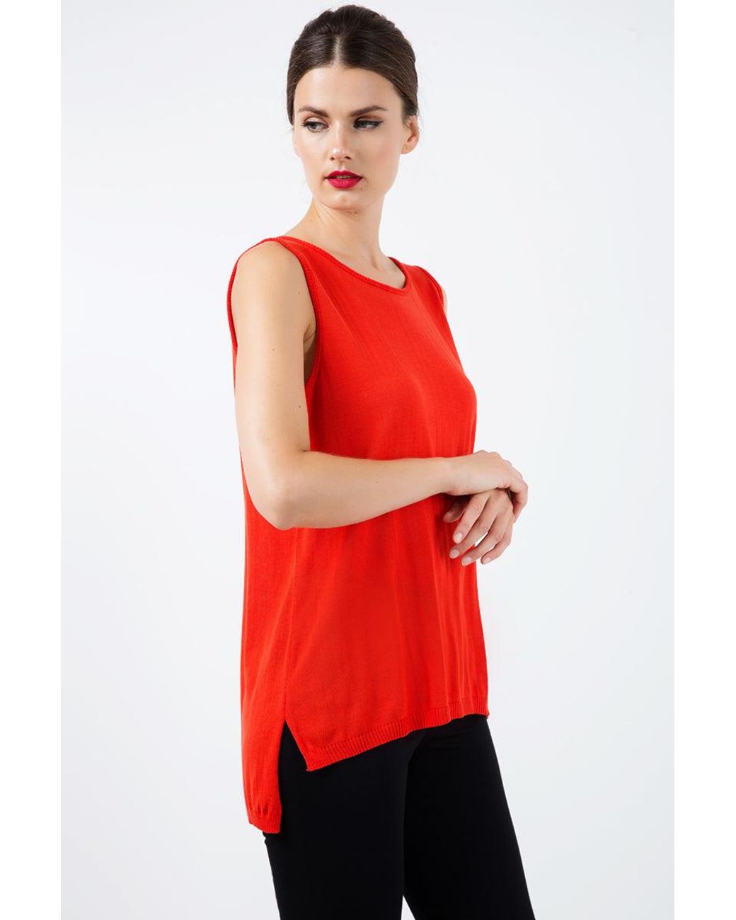 Conquista Red Sleeveless Knit Top With Uneven Hemline