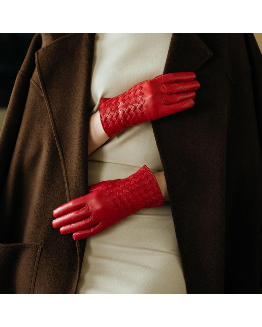 1861 Glove Manufactory Red Trani
