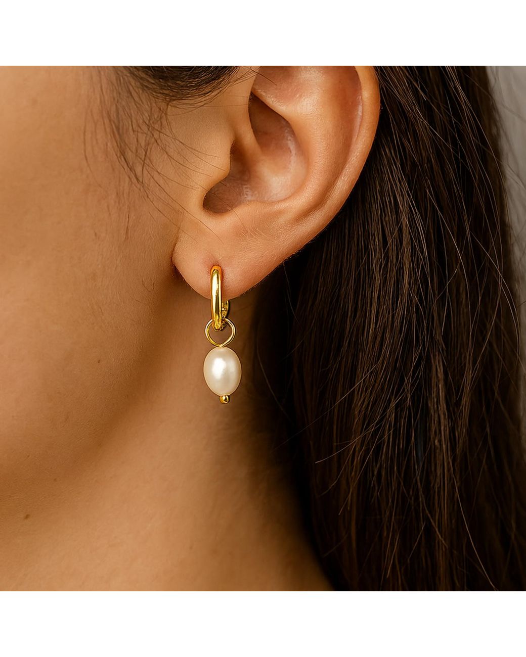 Unaloe Metallic Hoop Earrings With Natural Pearl Pendant