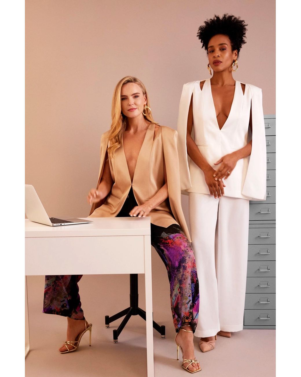 Zafur White Medinah Cape Blazer