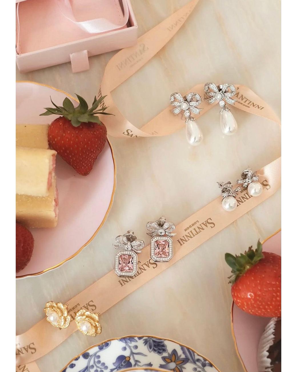 Santinni Metallic Queen Bow & Pearl Drop Earrings