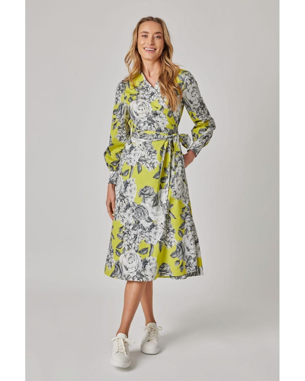 Marianna Déri White Rose Blossom Wrap Dress