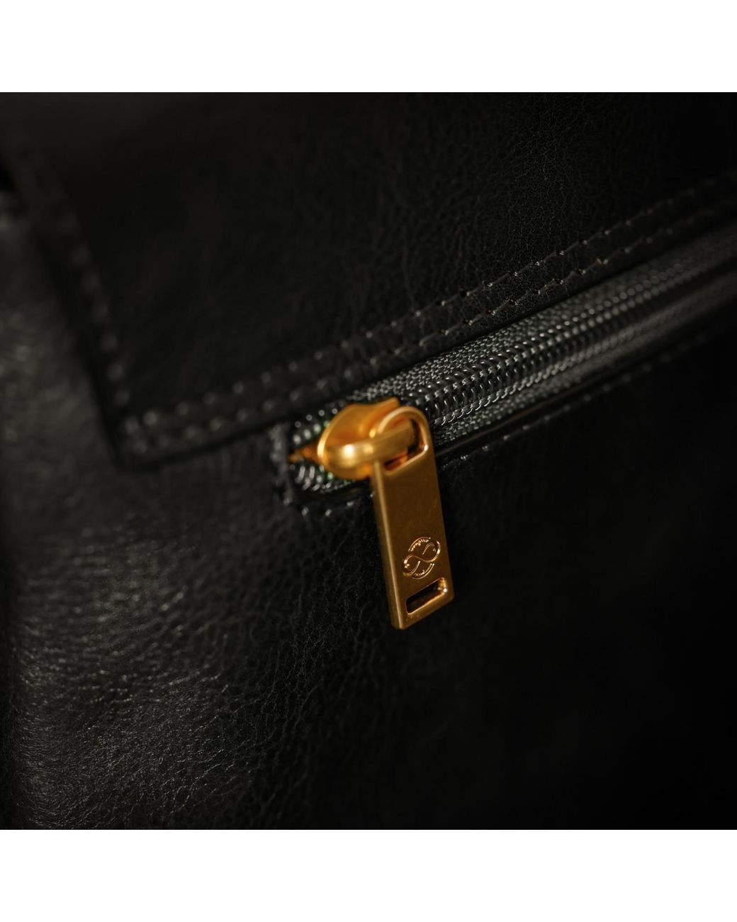 Time Resistance Black Leather Cross Body Bag For