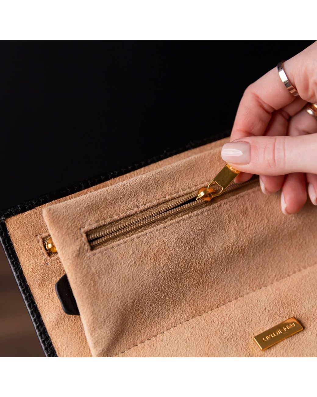 Time Resistance Black Leather Jewelry Case