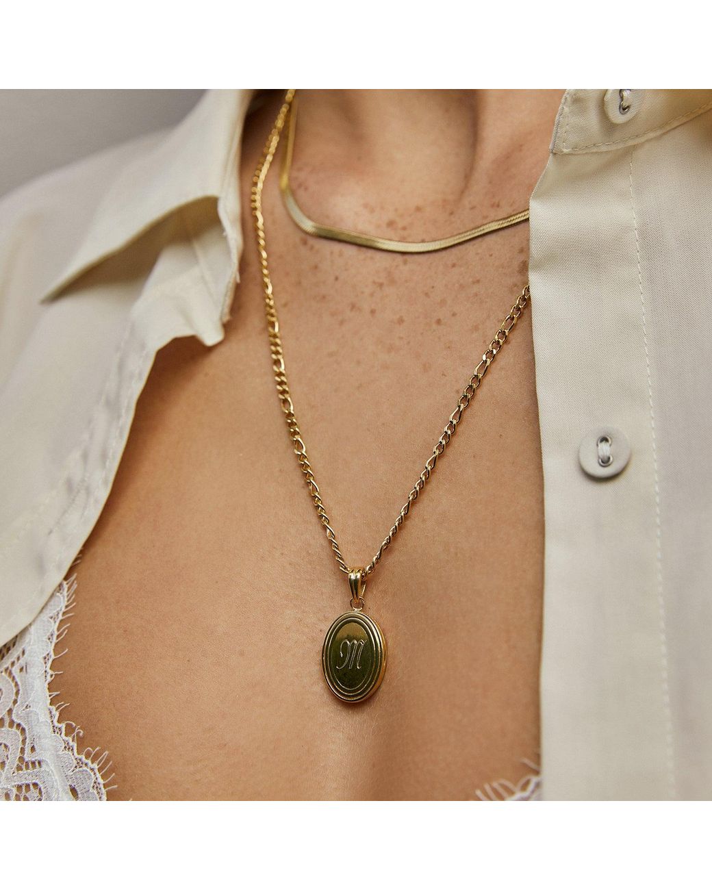 ARMS OF EVE Metallic Classic Locket Necklace