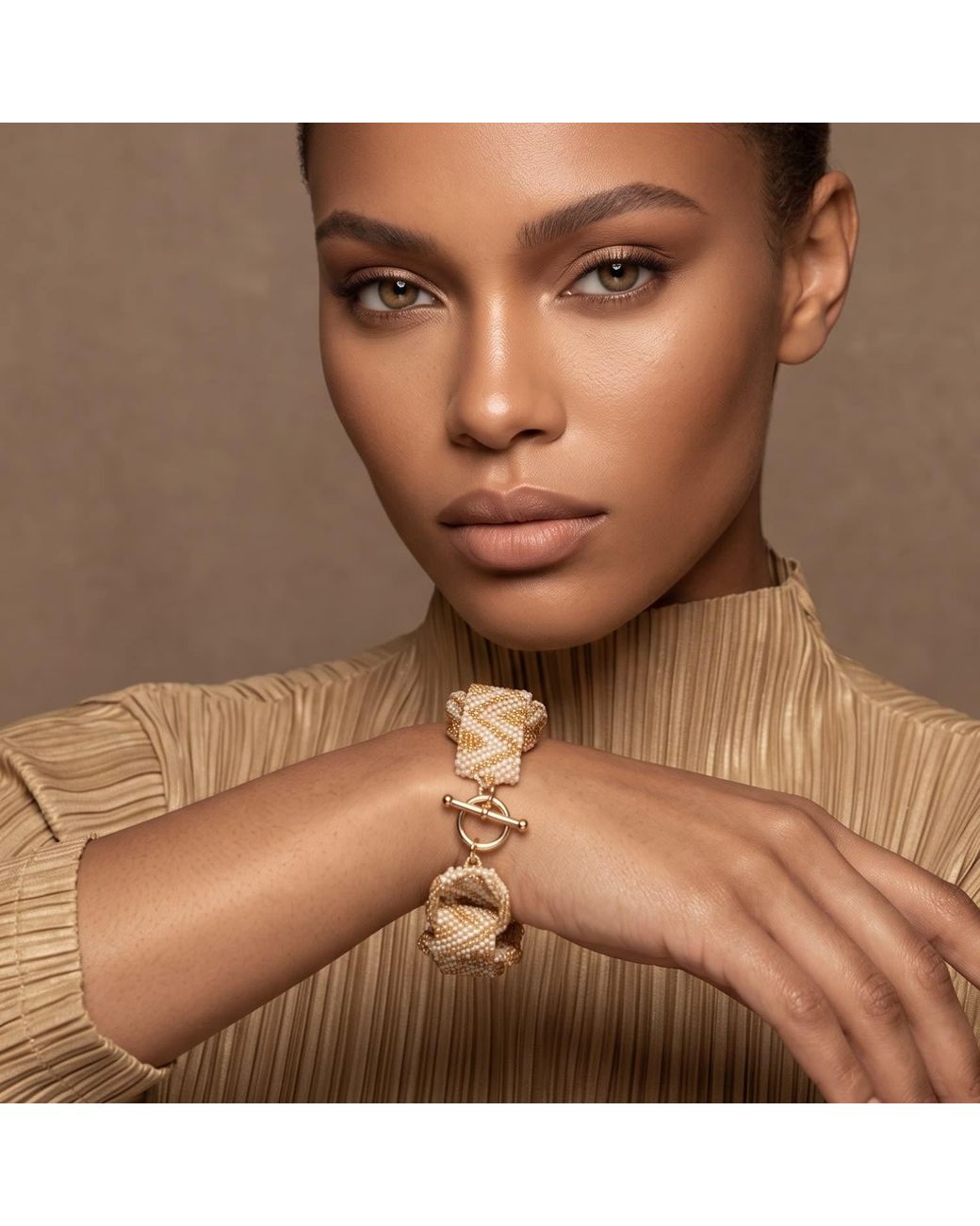 Iliana Arrazola Metallic Bold Chunky Link Bracelet, Glass Beads, Beaded Jewelry