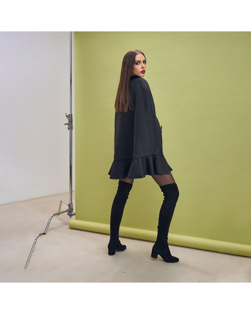AVENUE No.29 Black Double Breasted Cape With Belt