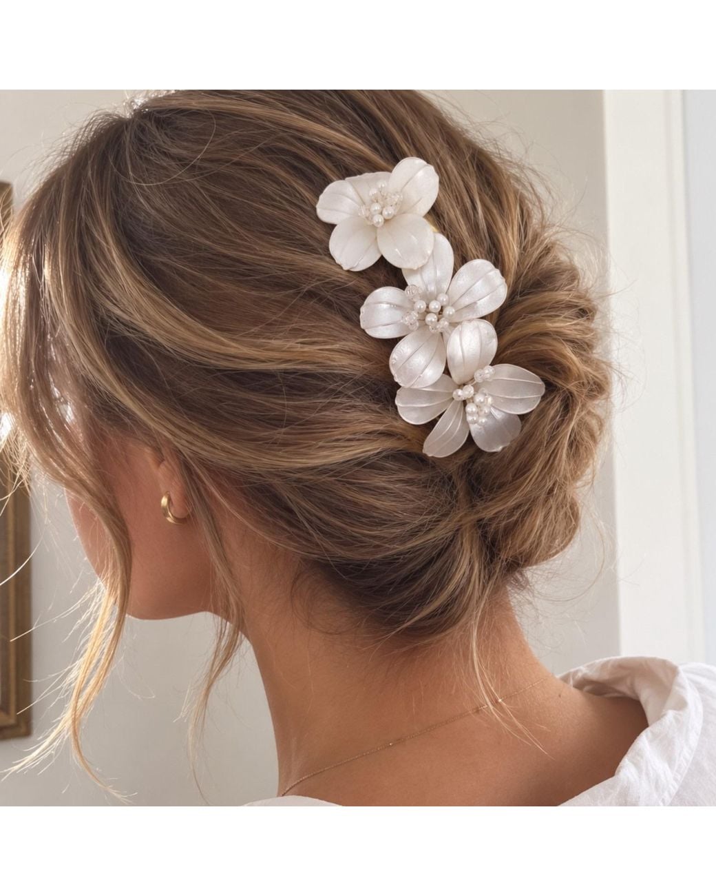 Nuvv Collection White Handmade Mother Of Pearl Floral Hair Accessory