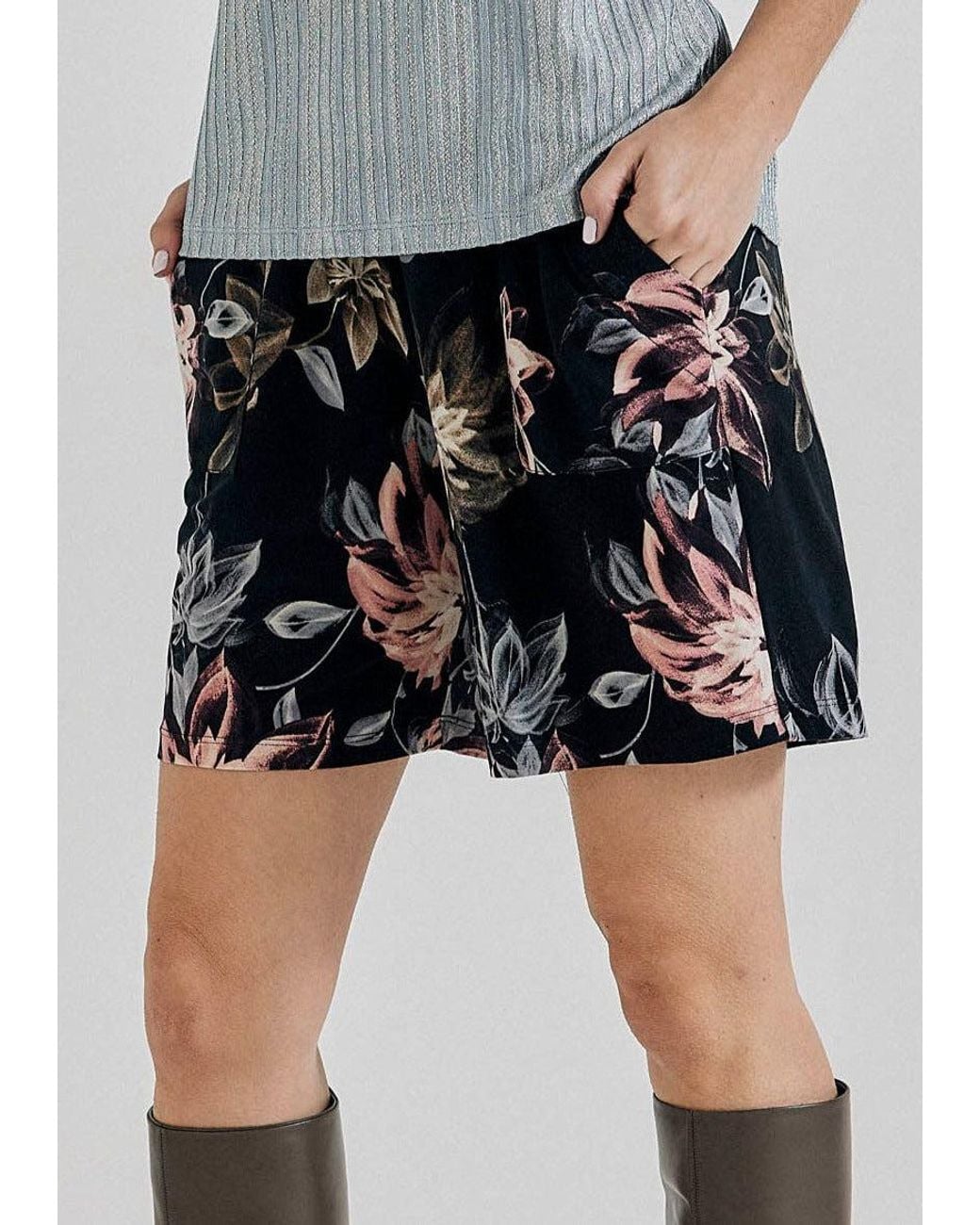 Lindsay Nicholas New York Blue Floral Jersey Short