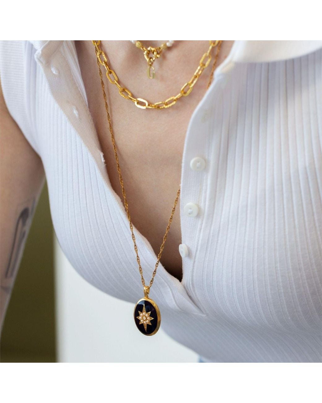 LINYA JEWELLERY White Enamel Pole Star Locket