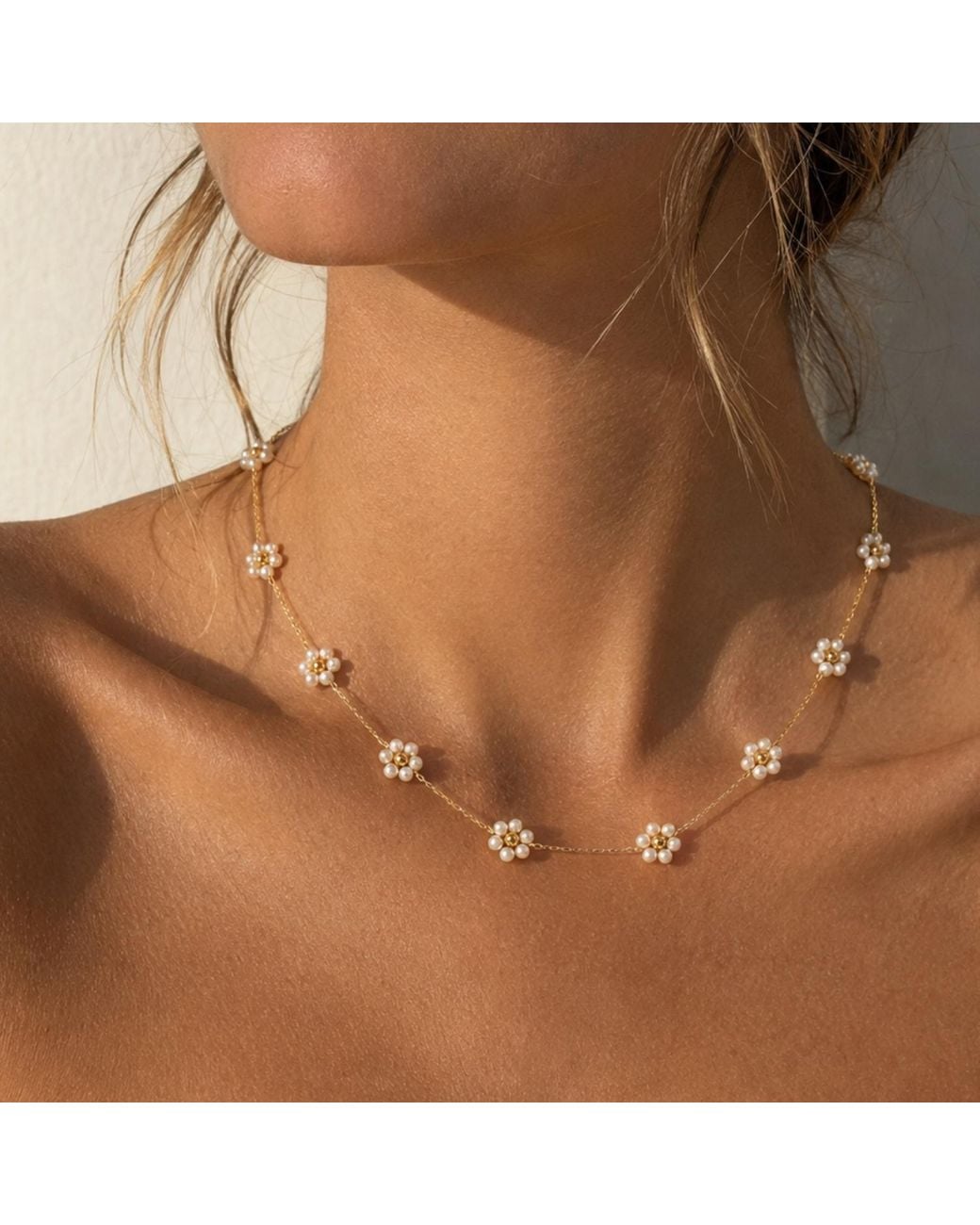 Lalinde Metallic Daisy Bloom Necklace