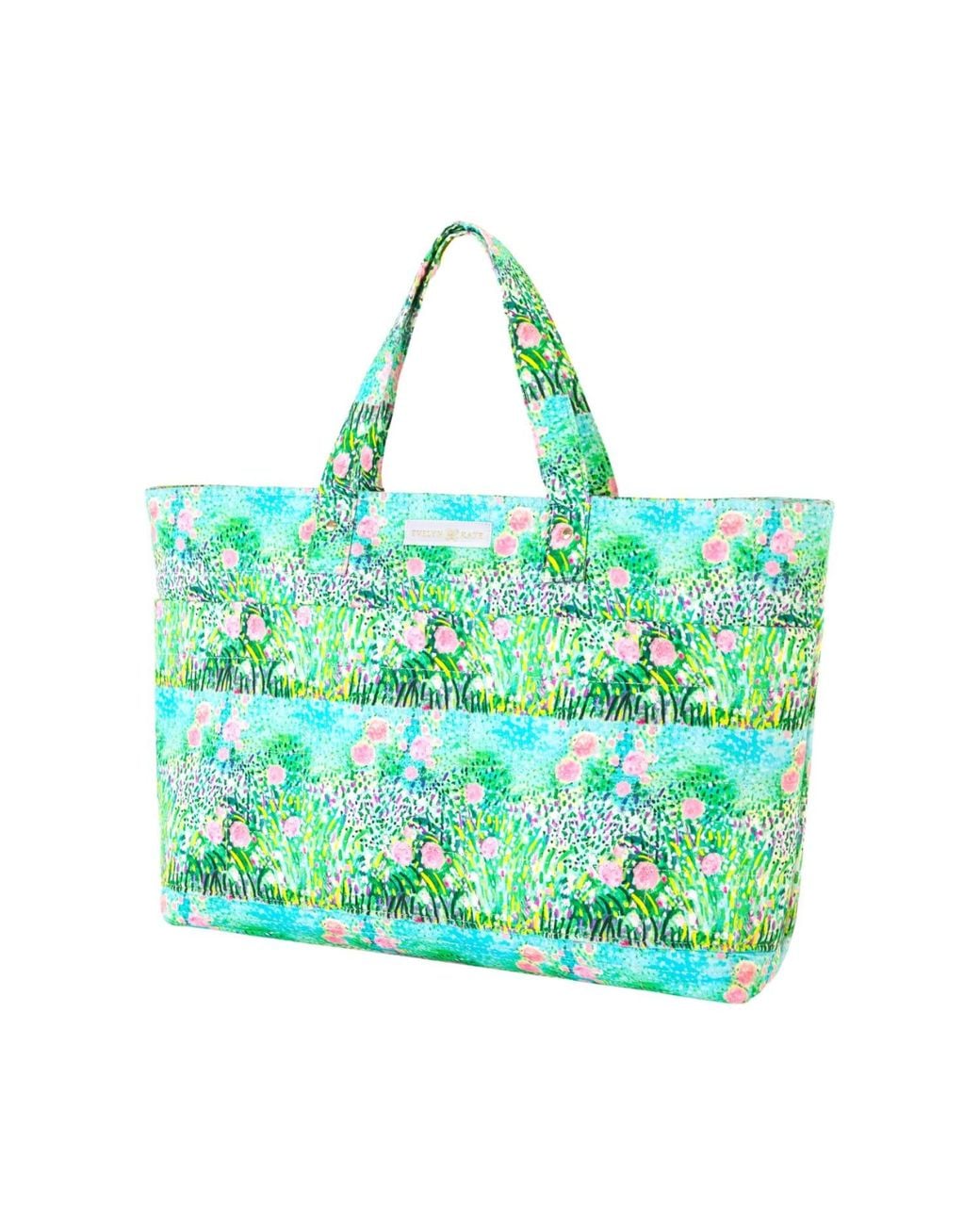 Evelyn & Kate Green Roses On Quilted Zipper Tote